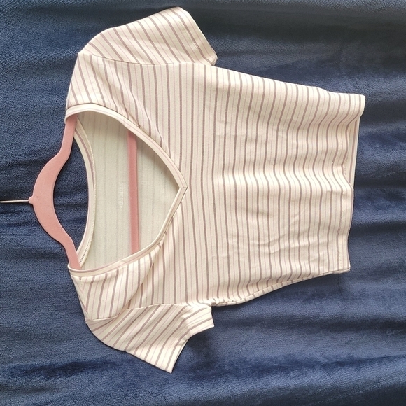 Crop top - Picture 1 of 4